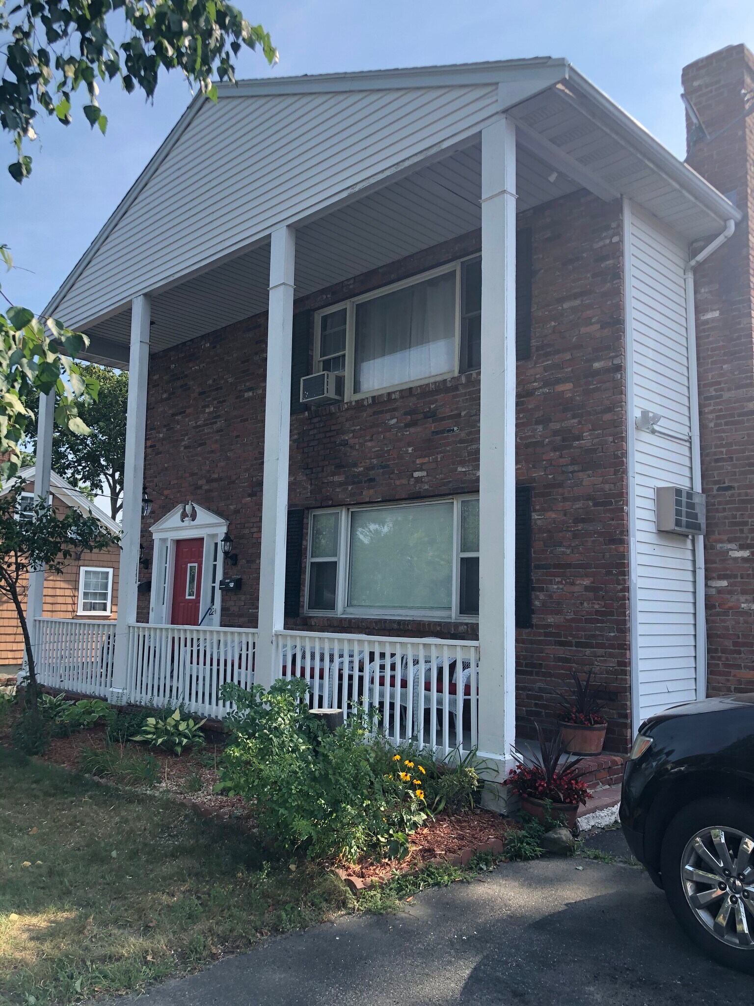 Building Photo - 229 Essex St