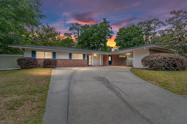 Building Photo - Beautiful 3/2 in Forest Ridge