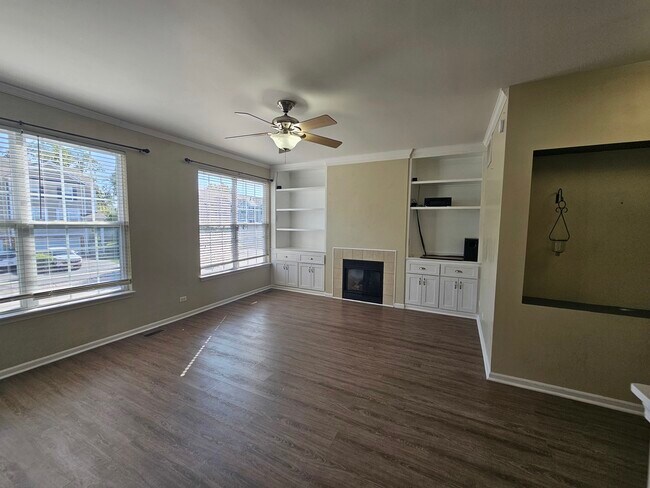 Building Photo - 2305 Hudson Cir