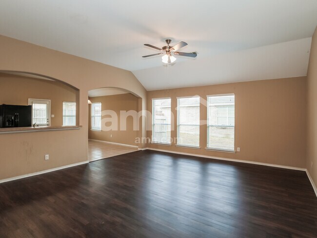 Building Photo - 2024 Shady Glen Trail