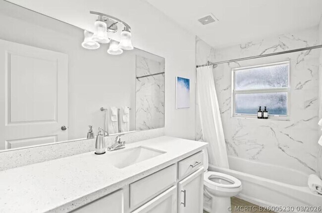 Building Photo - 565 Lilac Ct