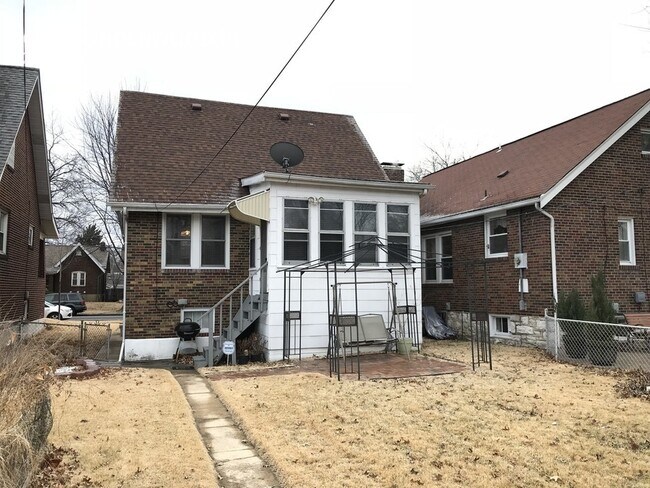 Building Photo - 6439 Lindenwood Pl