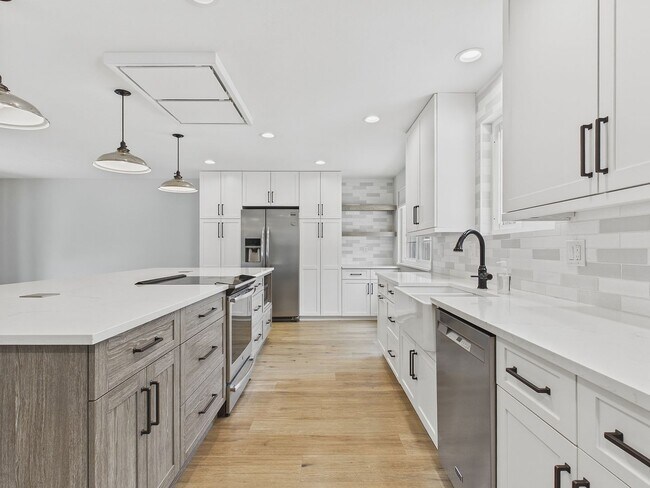 Building Photo - Gorgeous Home in Centennial!
