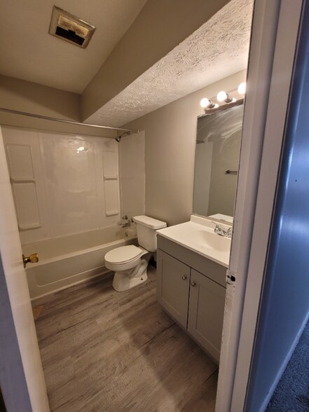 Building Photo - 1819 Miles Ave NW