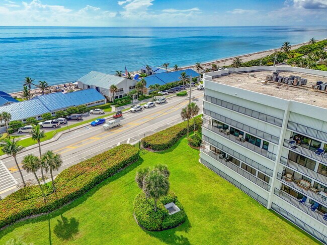 Building Photo - 1300 Jimmy Buffett Mem Hwy