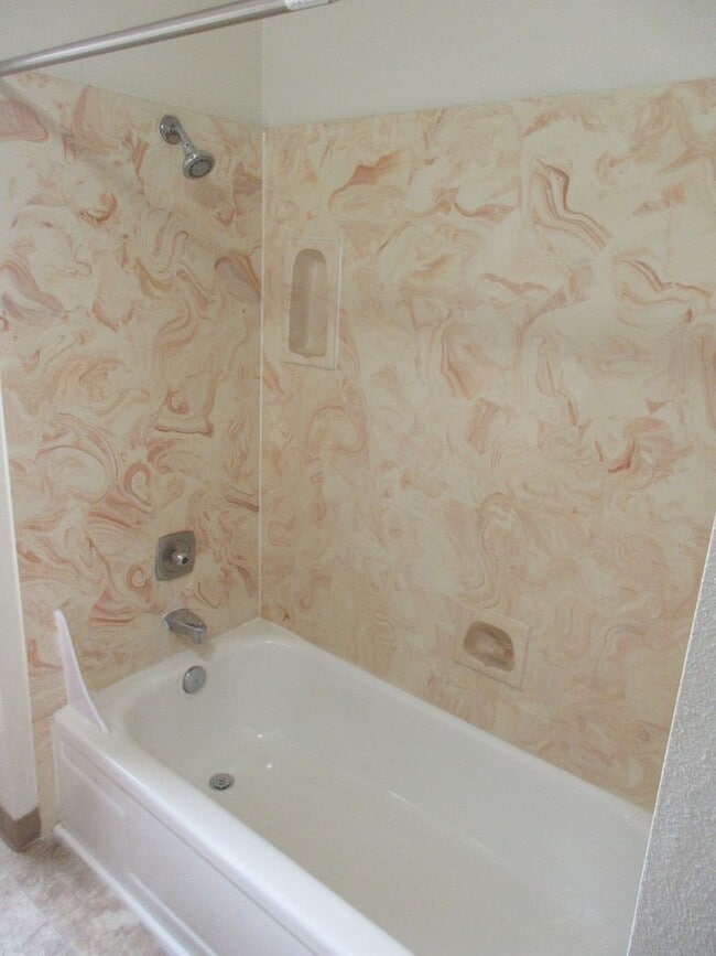 Building Photo - 1/2 Off 1st Month's Rent - Two Bedroom w/ Garage