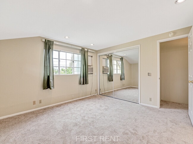 Building Photo - 13132 Laburnum Dr