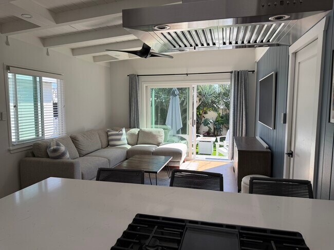 Building Photo - 544 8th St