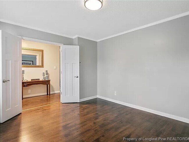Building Photo - 729 Emerald Dr