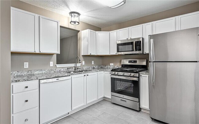 Building Photo - 229 Hillvue Dr
