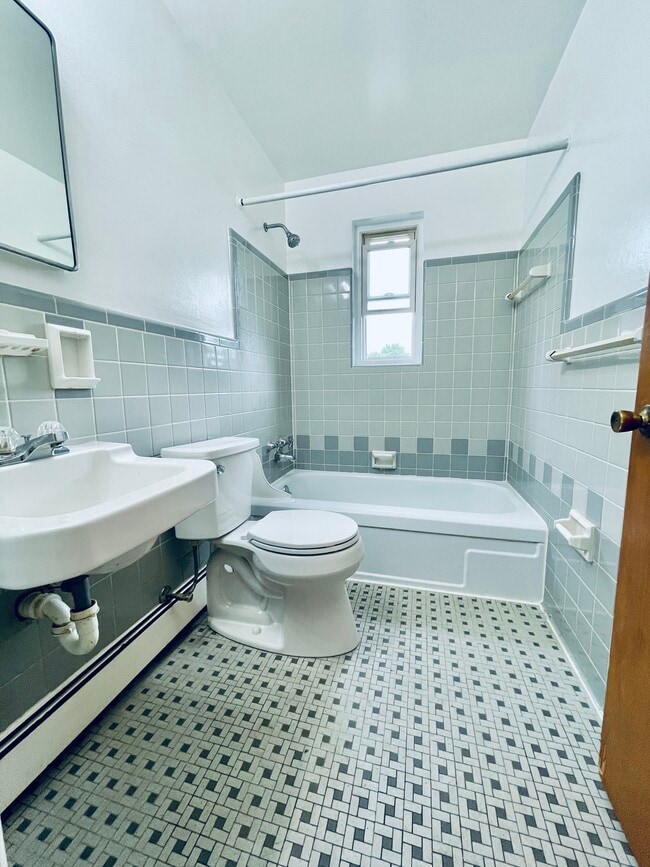 Bathroom - 4036 O Leary Ave