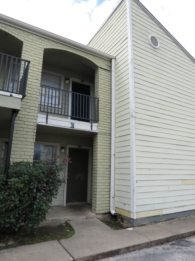 Building Photo - 6200 W Tidwell Rd