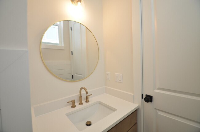 Building Photo - 9309 Montridge Dr