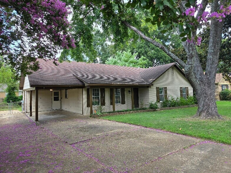 Building Photo - 6322 Northampton Dr