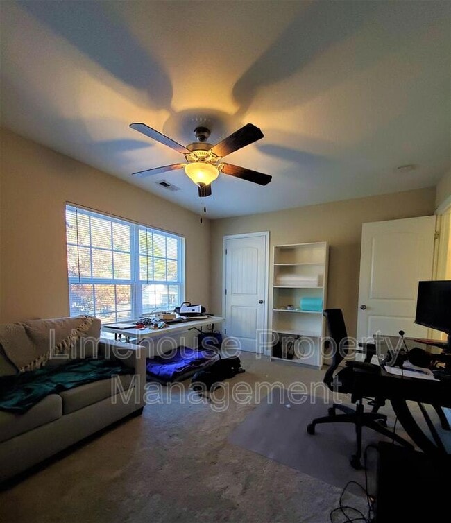 Building Photo - 2001 Pershing Ave