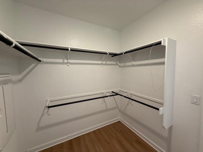 Building Photo - 2037 Saddlery St