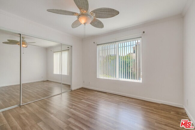 Building Photo - 2308 Schader Dr