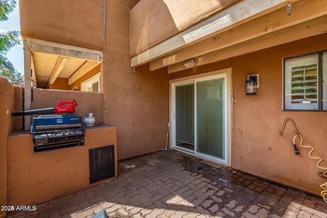 Building Photo - 1425 E Desert Cove Ave