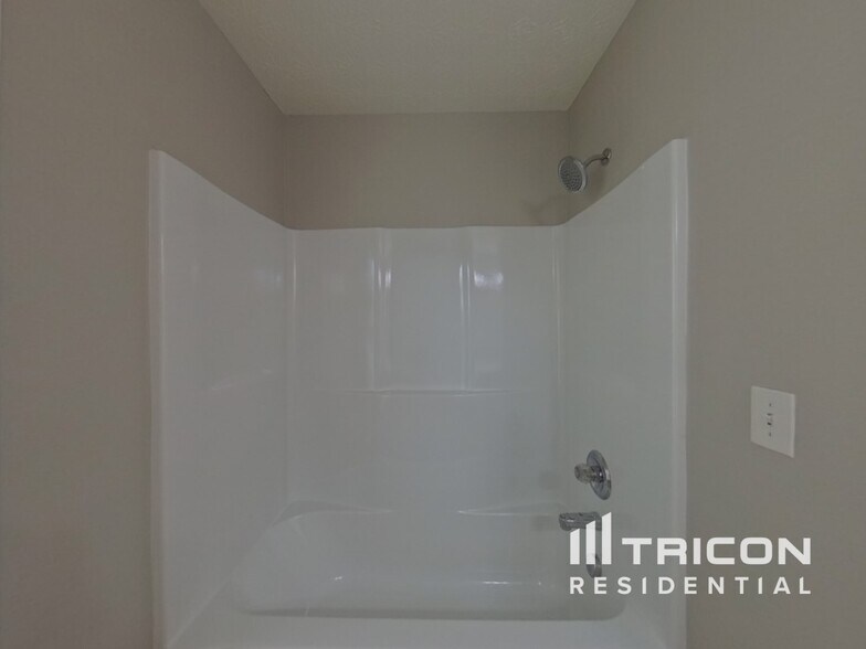 Building Photo - 1542 Alcovy Falls Dr SE