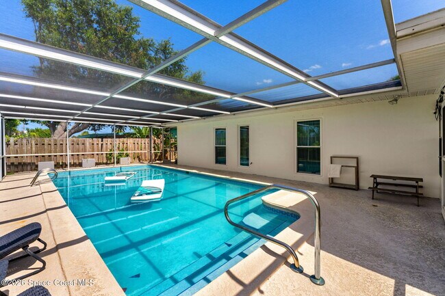 Building Photo - 440 Coconut Dr