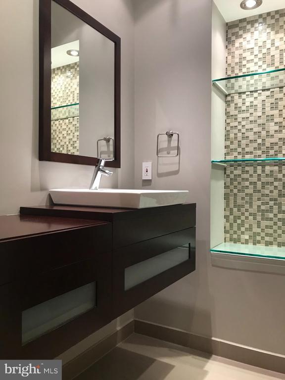 Building Photo - 1406 Ingleside Ave