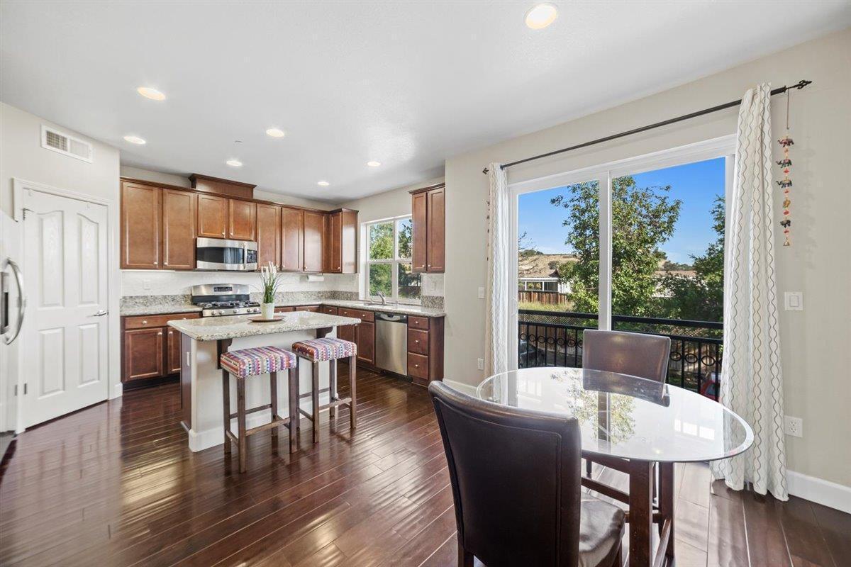 Building Photo - 353 Esfahan Ct