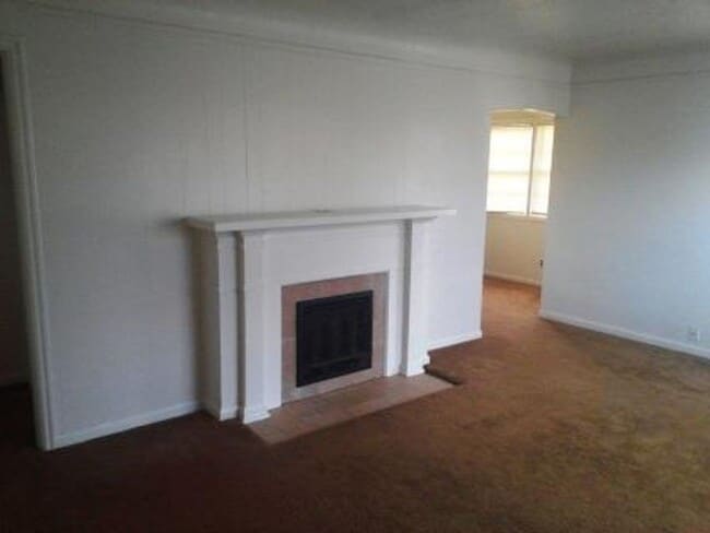 Building Photo - Clean, Spacious, and Rent Ready 2 bedroom ...