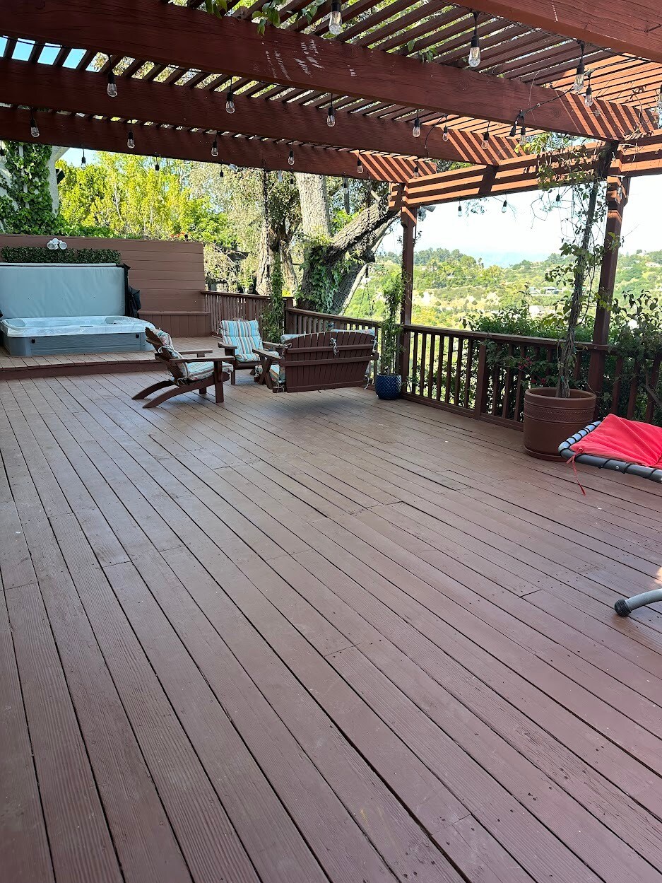 Building Photo - 10136 Hollow Glen Cir