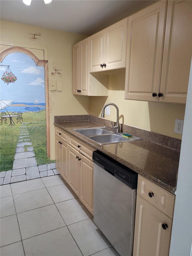 Building Photo - 2020 NE 135th St