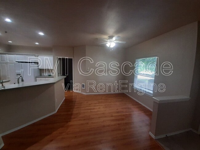 Building Photo - 2185 Hammond Ave