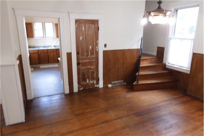 Building Photo - 203 Boone St