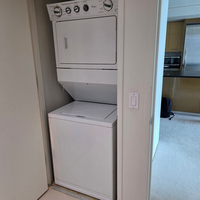 Building Photo - Capital Place One Bedroom Condo