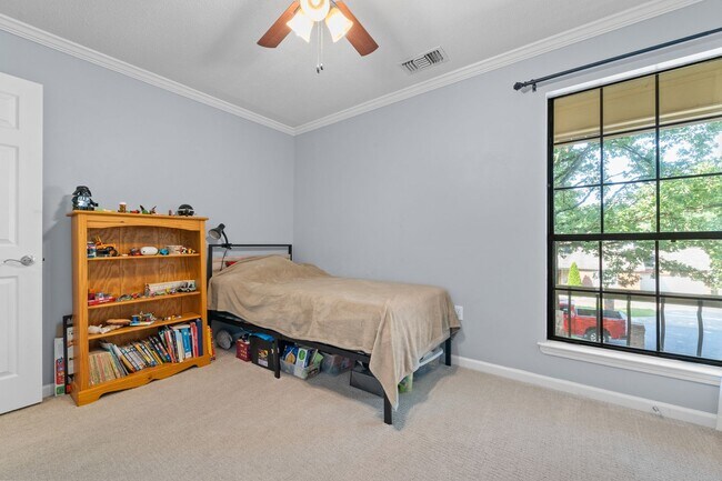 Building Photo - Lakewood rental!