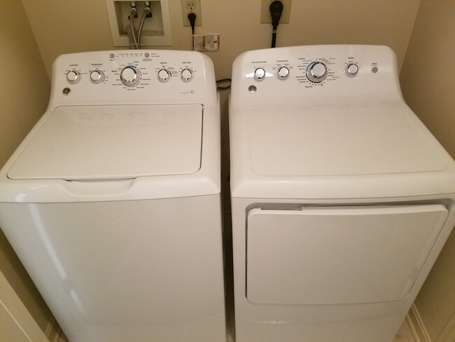 Inunit washer dryer - 2665 Prosperity Ave