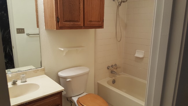 Building Photo - 9716 Summerwood Cir