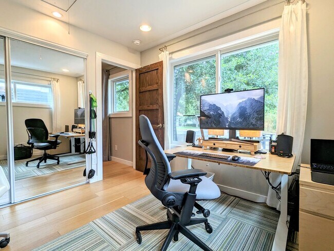 Building Photo - Remodeled Home Next To Zilker Park - 3 BR / 2 BA