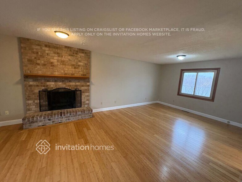 Building Photo - 7897 Kingsview Ln N