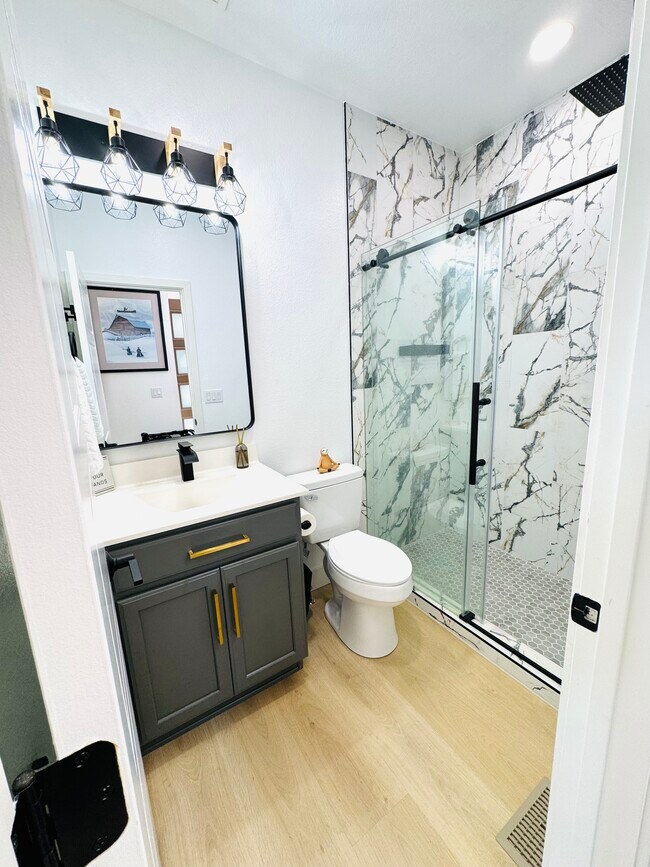 Building Photo - 18065 E 107th Pl