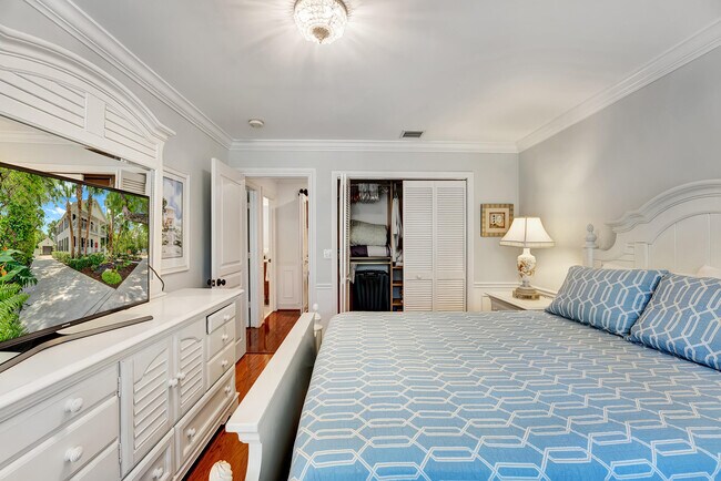 Building Photo - 306 N Swinton Ave