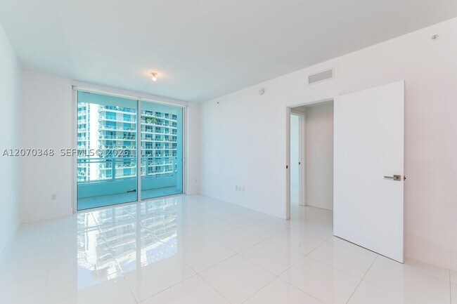 Building Photo - 1080 Brickell Ave