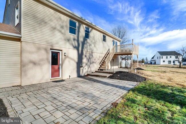 Building Photo - 5400 Curly Hill Rd