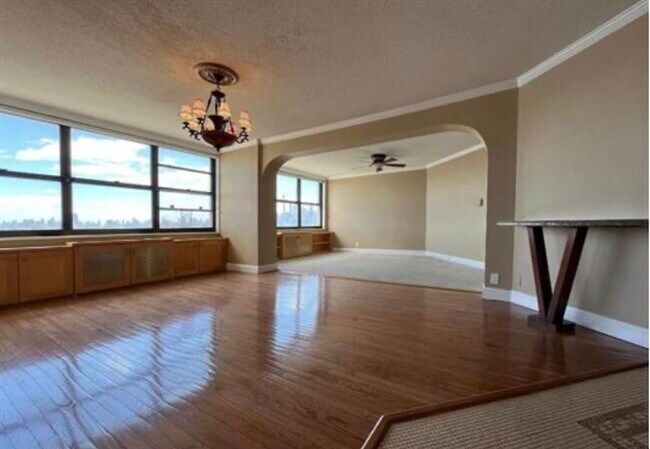 Building Photo - 7004 BLVD E