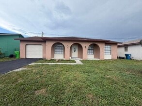 Building Photo - 11044 NW 23rd Ct