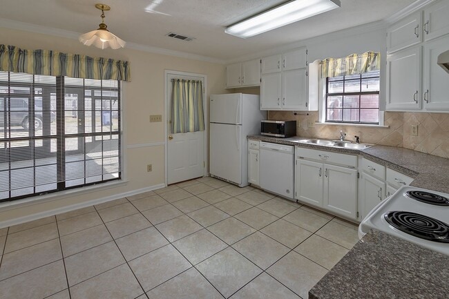 Building Photo - Prattville Rental available now!