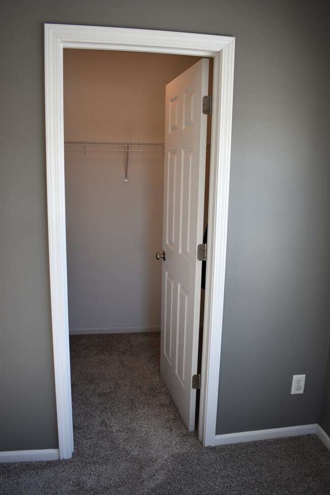 Building Photo - 5294 Platinum Dr