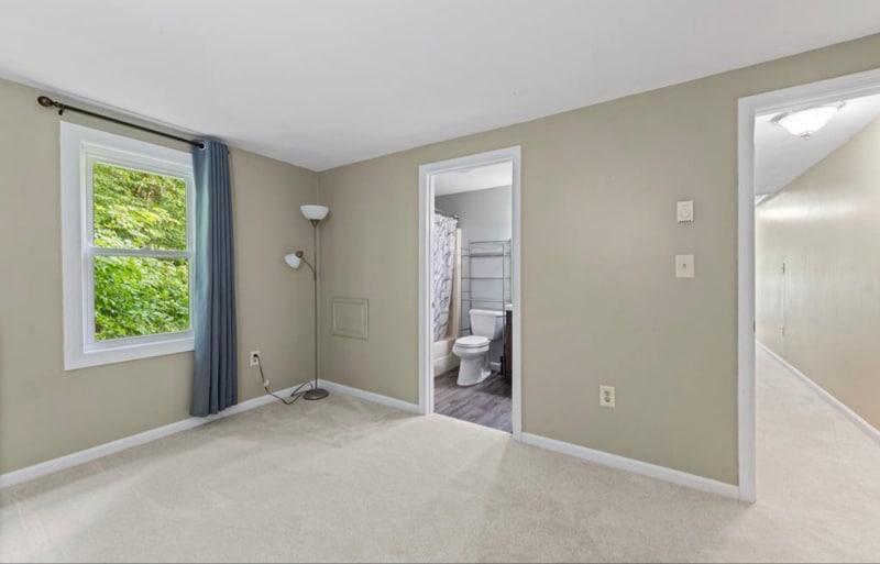 Building Photo - 33 Plaza Village Rd