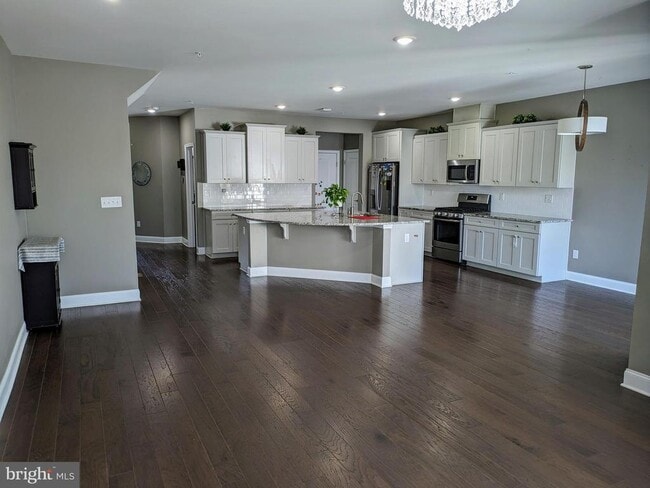 Building Photo - 125 Knock Hill Dr
