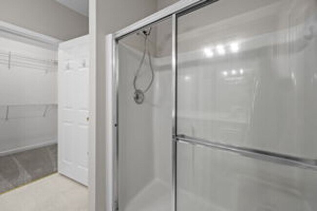 Building Photo - Charming 2 Bed + Office Condo in the Heart...