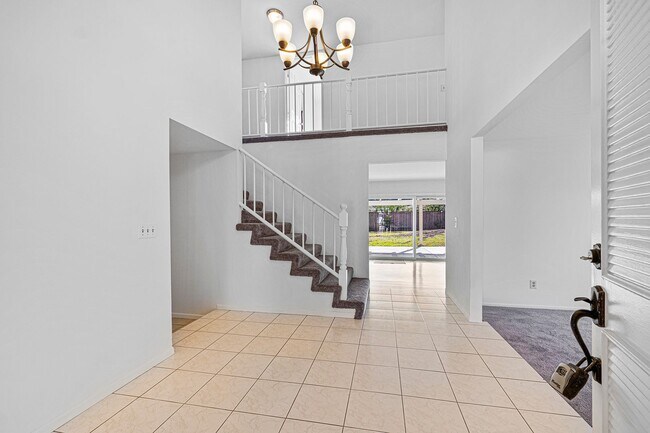 Building Photo - Beautiful Westlake First Neighborhood Family Home w/ Large Backyard with Panoramic Mtn Views