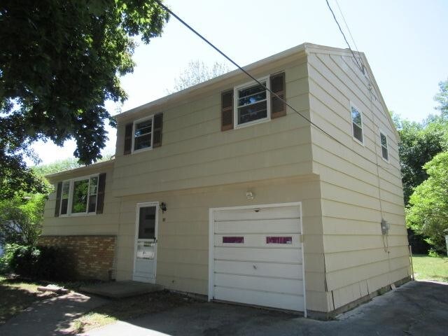 Building Photo - 3 bedroom in Rochester NY 14606